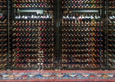 IOTA HOTEL TBILISI - ქართული ღვინის სახელმძღვანელო