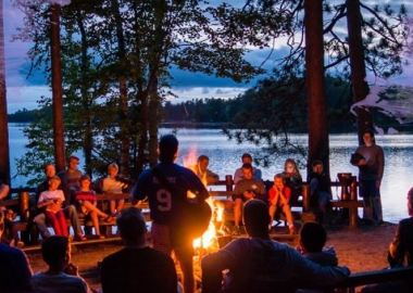 ფასიანი და უფასო საზაფხულო ბანაკები მოზარდებისთვის