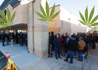 ლეგალიზაციის პირველსავე დღეს, კანადის ბევრმა მაღაზიამ მოსაწევის მარაგი სრულად ამოწურა