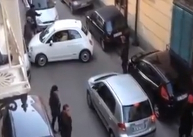 იტალიური აურზაური პატარა „ფიატის“ გამო - დღის ვიდეო