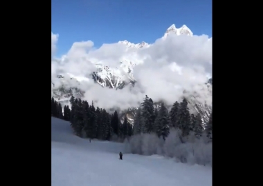 სათხილამურო დაშვება ჰაწვალის ტრასაზე -  დღის ვიდეო