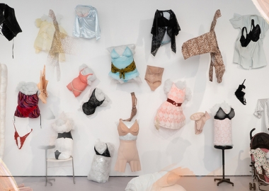 ნიუ-იორკის მუზეუმი ცნობილი ამერიკელი არტისტის - მარტა როსლერის გამოფენას ხსნის