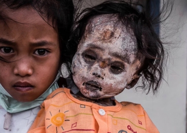 ინდონეზიური ტომი მიცვალებულებს წლების მანძილზე სახლში "აცხოვრებს" (18+)