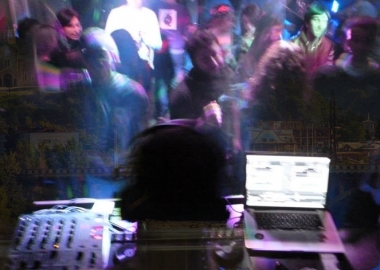 ქუთაისის ღამის ცხოვრება - „რეფლექტორისა“ და „ბუდეს“ ელექტროშუქების ფონზე