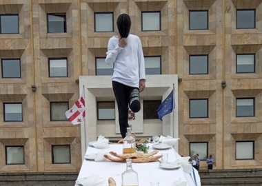 "დამოუკიდებლობის მემორიალი” - ქართველი არტისტის 24-საათიანი პერფორმანსი