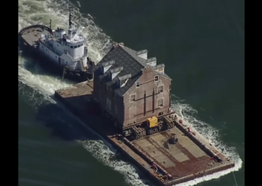 ზოგჯერ ხეები, ზოგჯერ სახლები - დღის ვიდეო