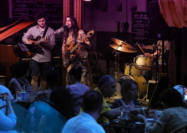 თბილისის ბარები, სადაც ცოცხალ მუსიკას მოუსმენთ