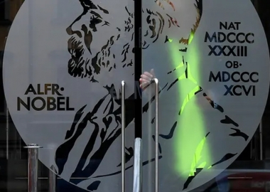 ნობელის პრემიას ლიტერატურის დარგში წელს არა ერთ, არამედ ორ ავტორს გადასცემენ
