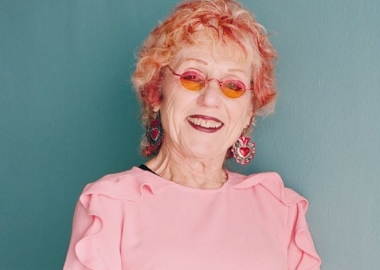 ინტერვიუ ფემინისტური ხელოვნების პიონერ ჯუდი ჩიკაგოსთან