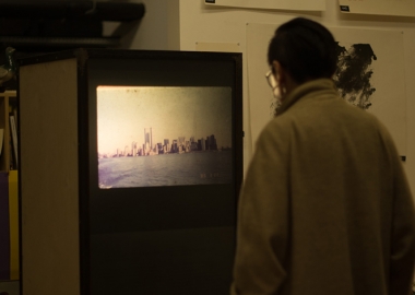 "ეკრანიზატორი" -  საგამოფენო მოწყობილობა, რომელიც მონეტის სანაცვლოდ ფოტოს გიჩვენებთ