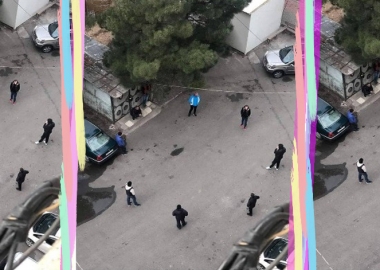 დისტანცირება ბირჟაზე - დღის ფოტო