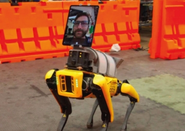 ზოგიერთ საავადმყოფოში, რობოტები კორონავირუსის პანდემიის პირობებში მედპერსონალს ანაცვლებენ