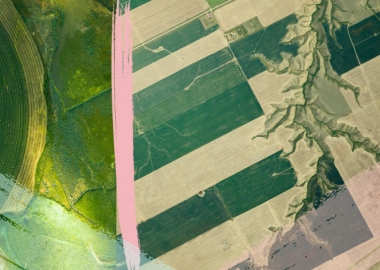 სამეურნეო მინდვრების გამაოგნებელი სრულყოფილება მიჩ როუზის საჰაერო ფოტოგრაფიაში