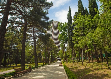 თბილისი გარდენსი - სიმშვიდის მწვანე კუნძული ხმაურიან ქალაქში