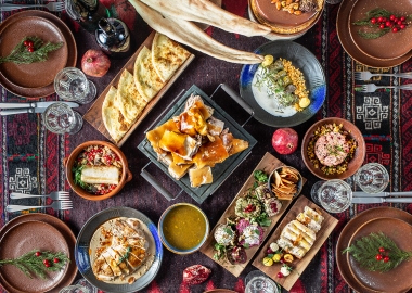 გასტროდუქანი რიგი სახლებში დარჩენილ მომხმარებელს საახალწლო სუფრებს სთავაზობს