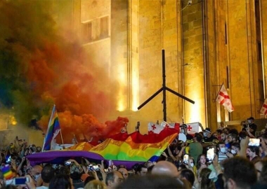 მდუმარე აქცია პარლამენტის წინ - ფოტორეპორტაჟი