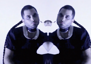 Hitori Ni-ს ახალი ვიდეოს პრეზენტაცია Project Fungus-ის გამოფენაზე