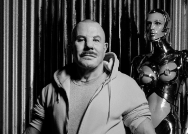 გარდაიცვალა დიზაინერი მანფრედ ტიერი მიუგლერი