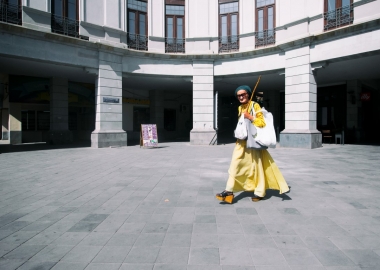 "ყველაზე გემოვნებიანი უცნობი ქალის" ფოტოები