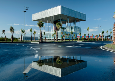 ამ ქალაქში ჩვენს გარდა არავინაა