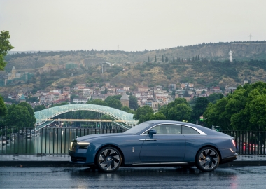 „როლს-როისმა“ საქართველოში ორი ახალი მოდელი წარმოადგინა